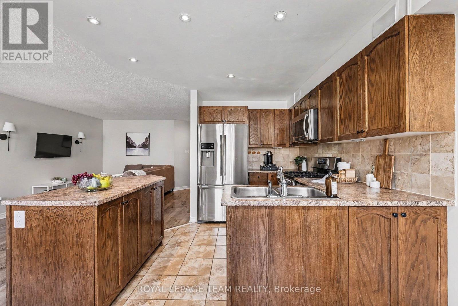 159 MONTMORENCY WAY - 6