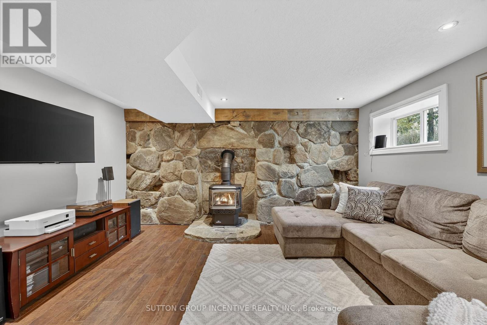 10 SPRINGHOME ROAD - 31