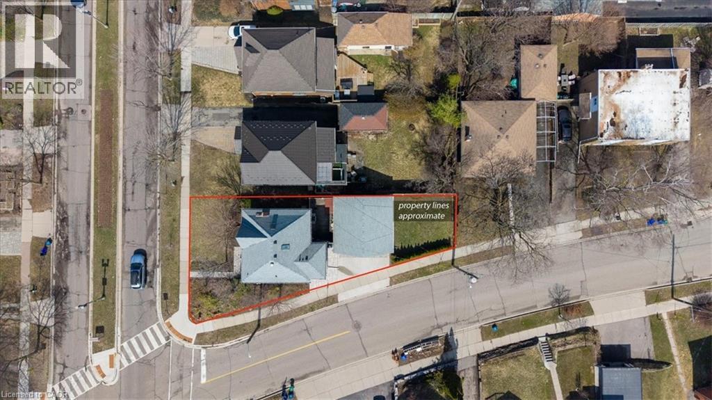 859 QUEEN'S Boulevard - 37