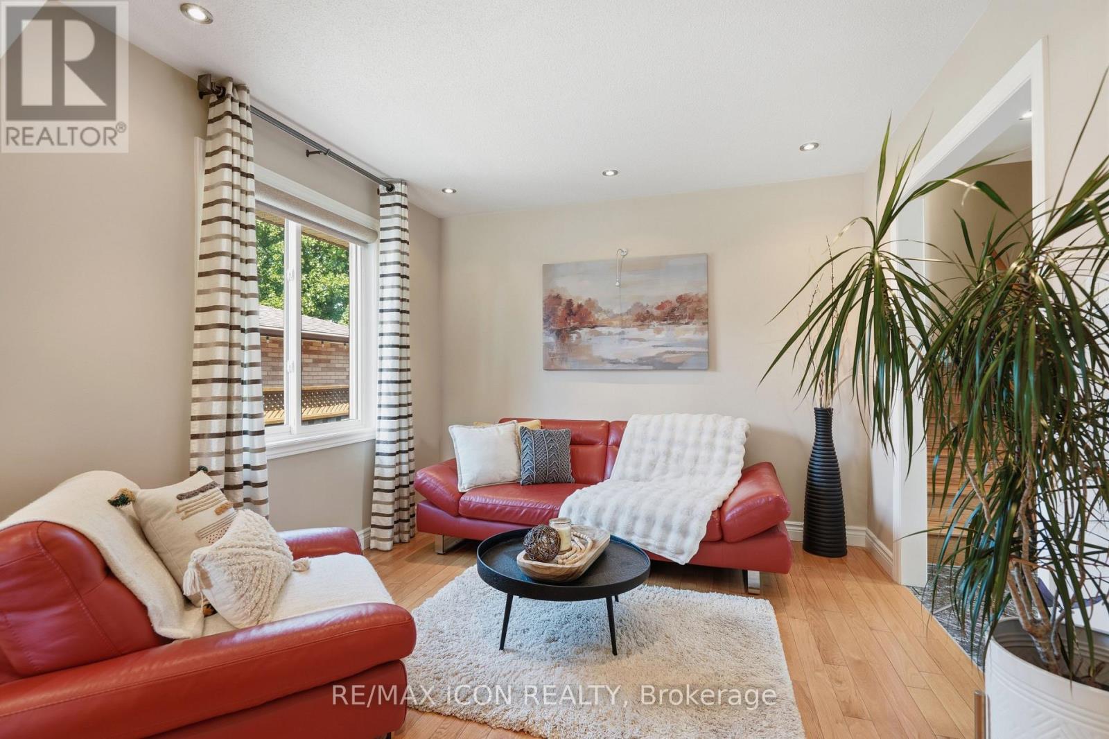 66 ASHLEY CRESCENT - 11