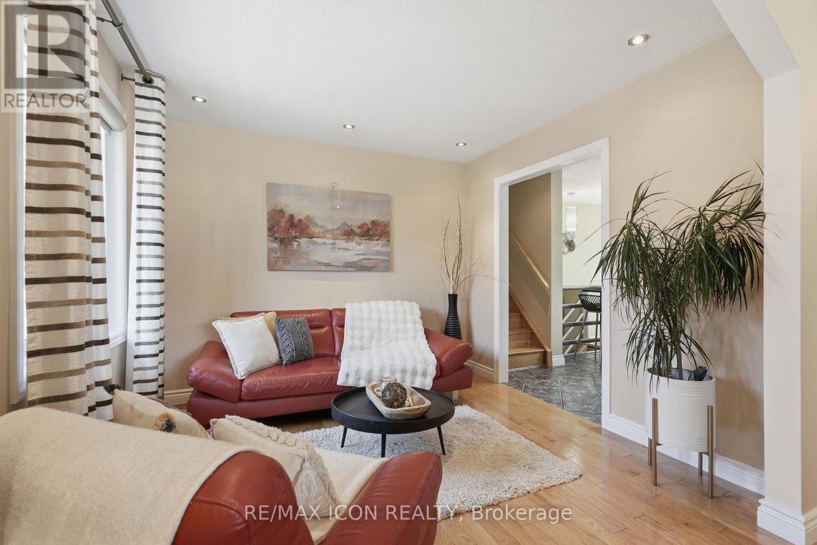 66 ASHLEY CRESCENT - 12