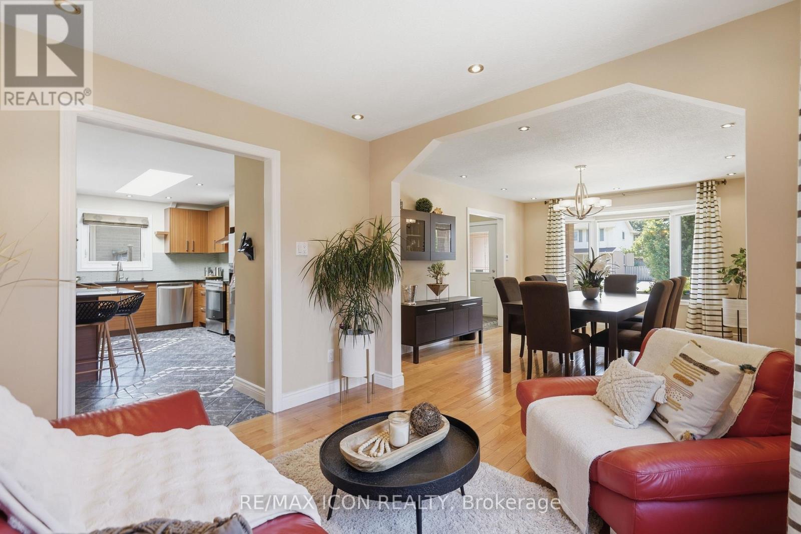 66 ASHLEY CRESCENT - 14