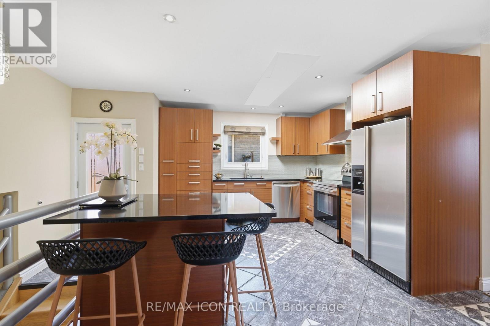 66 ASHLEY CRESCENT - 15