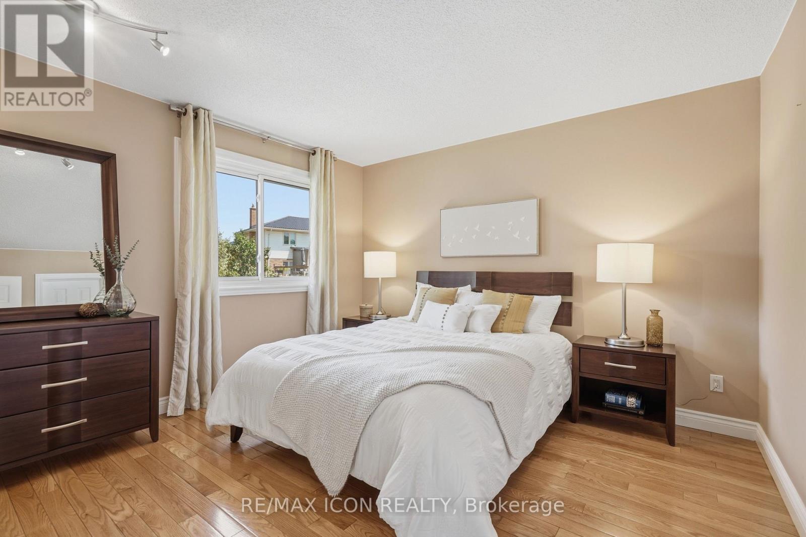 66 ASHLEY CRESCENT - 22