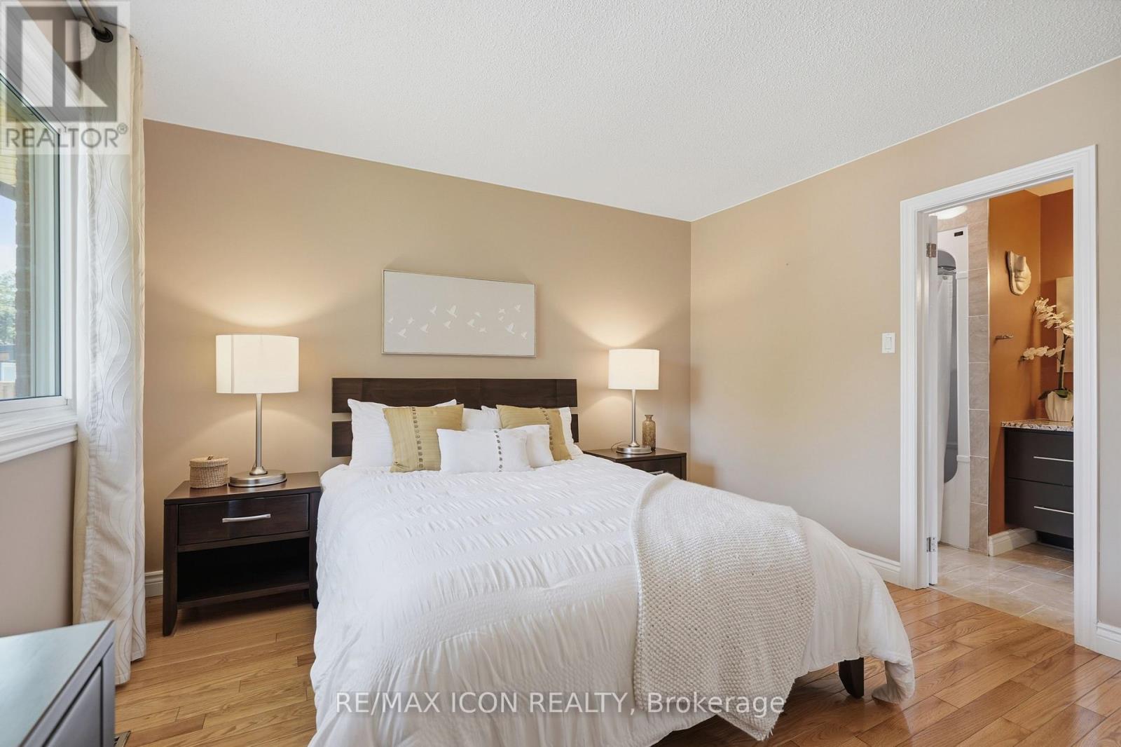 66 ASHLEY CRESCENT - 24