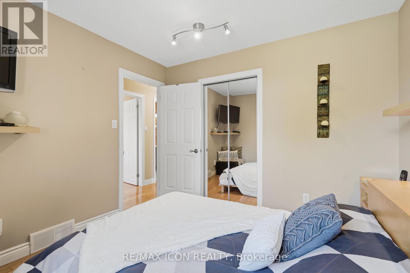 66 ASHLEY CRESCENT - 26