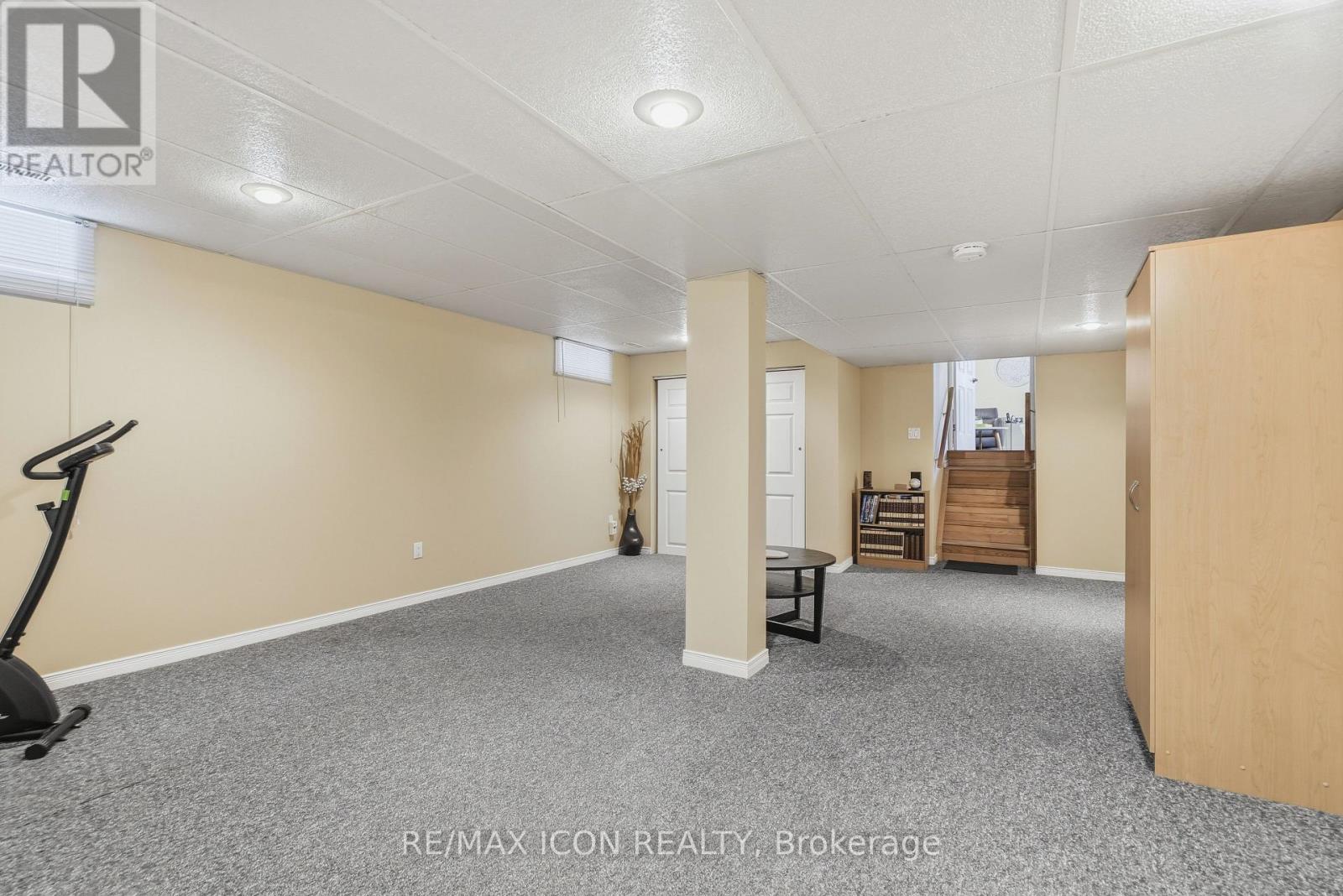 66 ASHLEY CRESCENT - 38