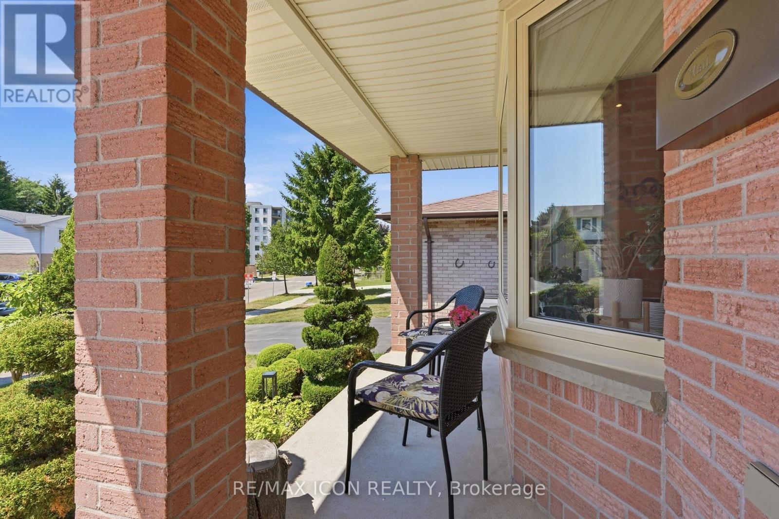 66 ASHLEY CRESCENT - 5