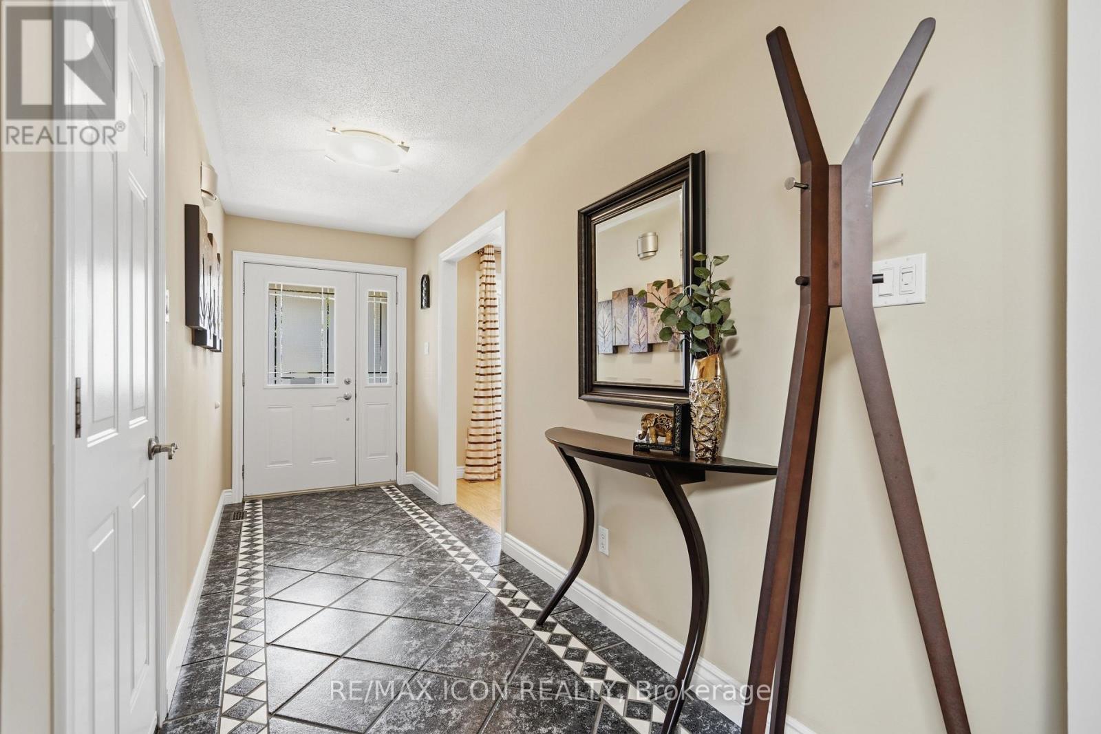 66 ASHLEY CRESCENT - 6