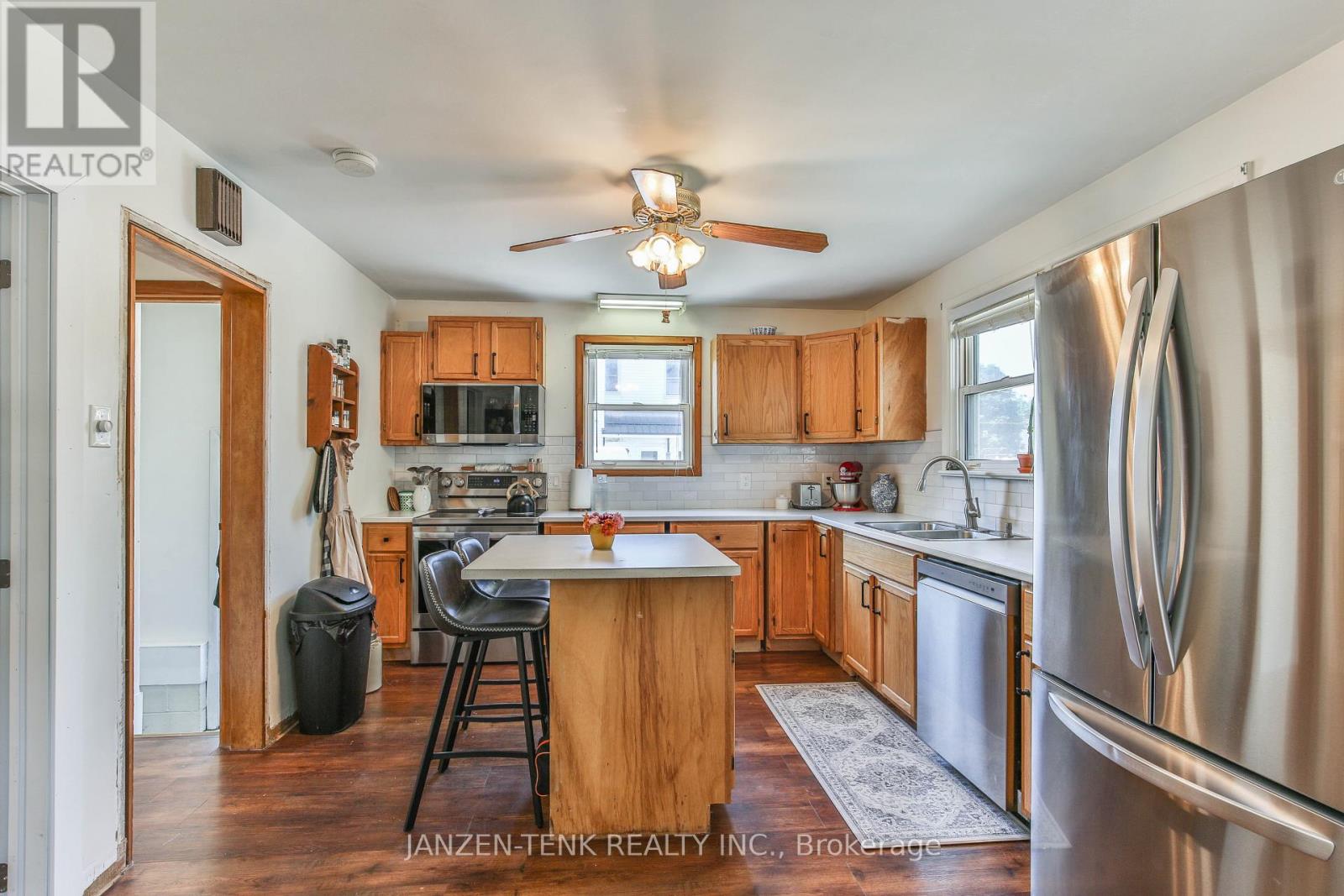 51 VICTORIA STREET S - Image 8