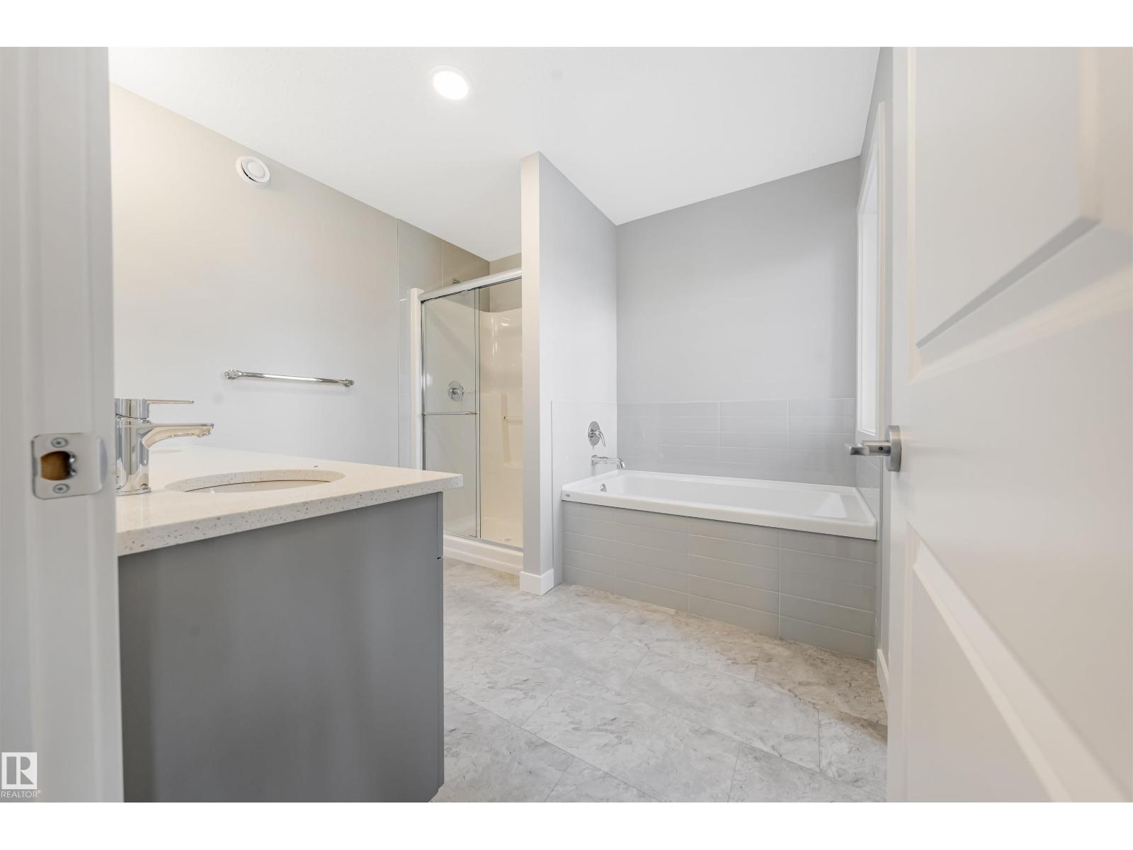 7122 52 AVE BEAUMONT - 38