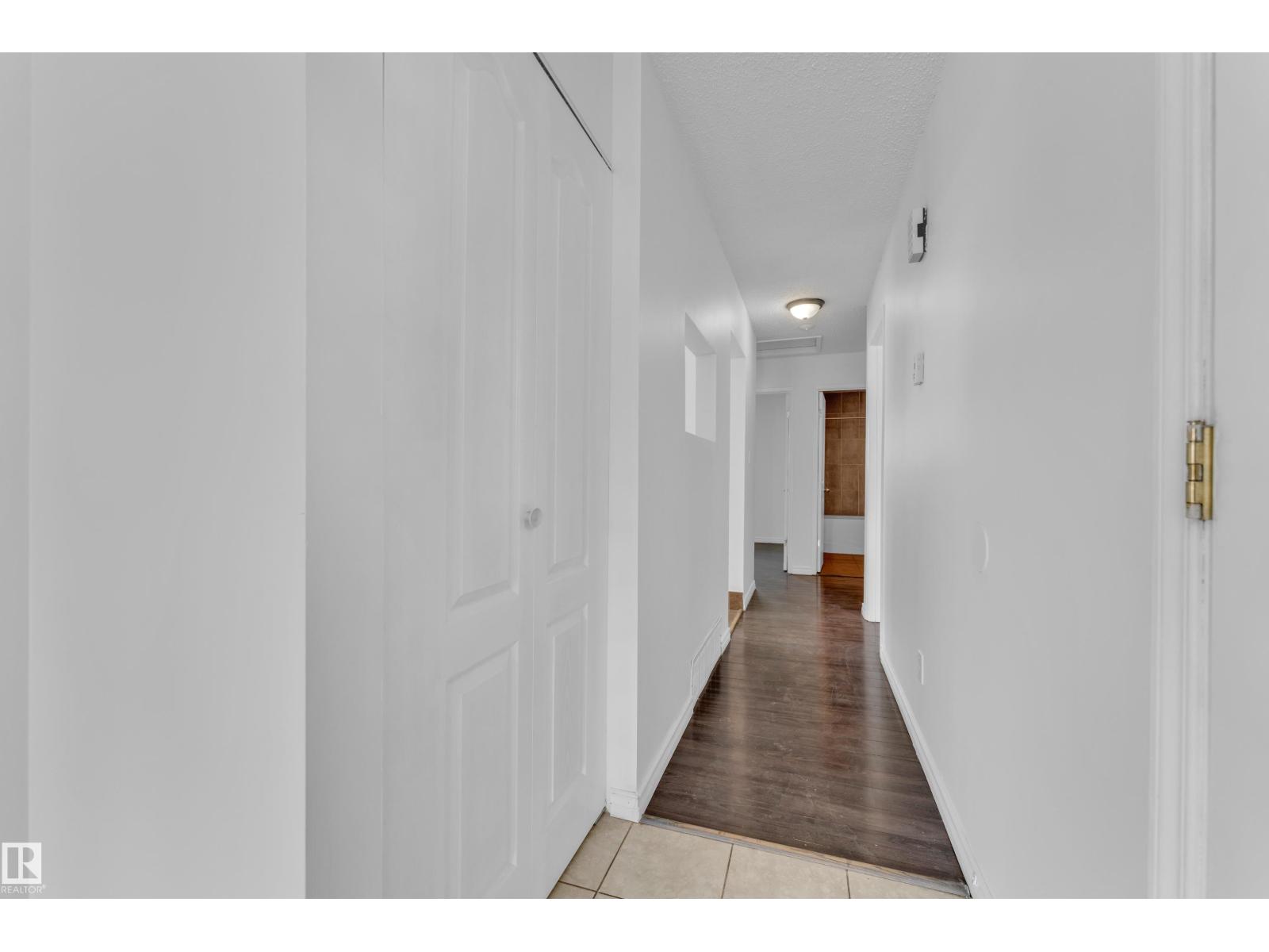 3520 19 AV NW - 11