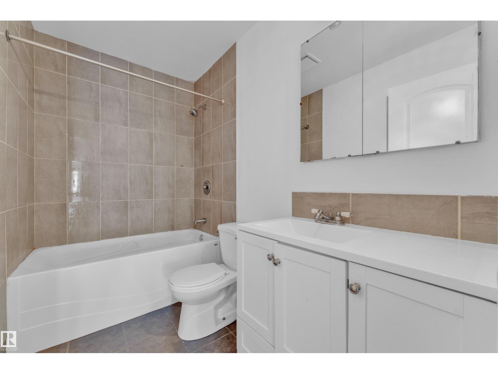 3520 19 AV NW - 16