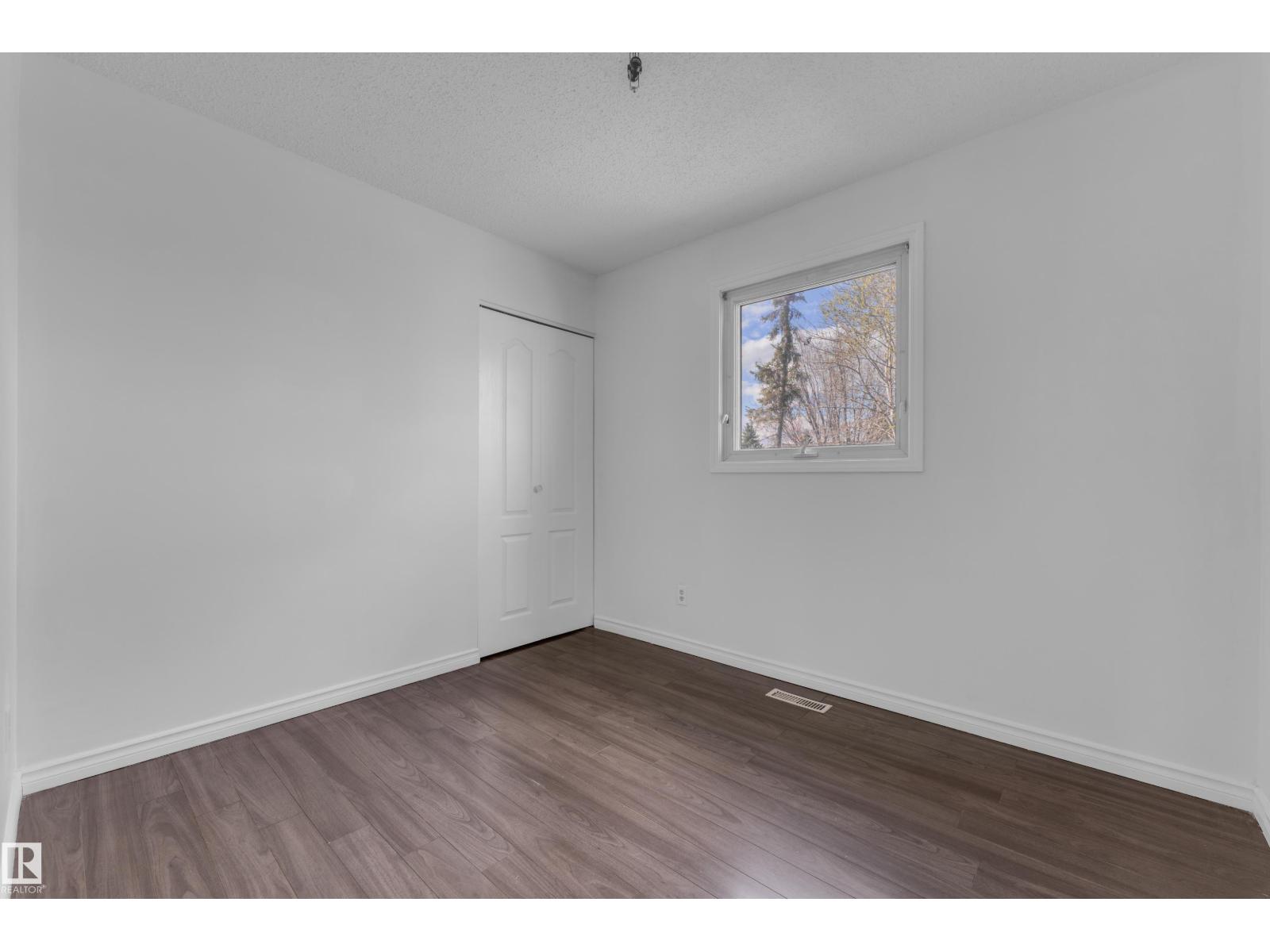 3520 19 AV NW - 17