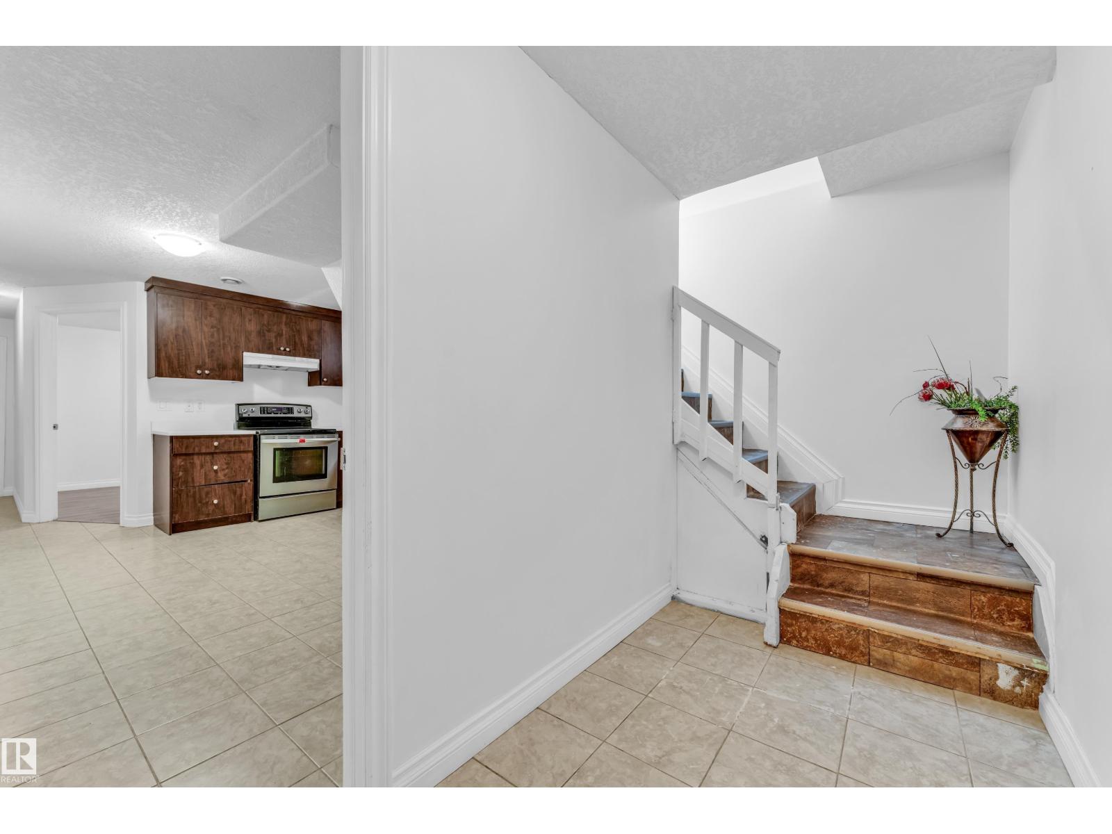 3520 19 AV NW - 20