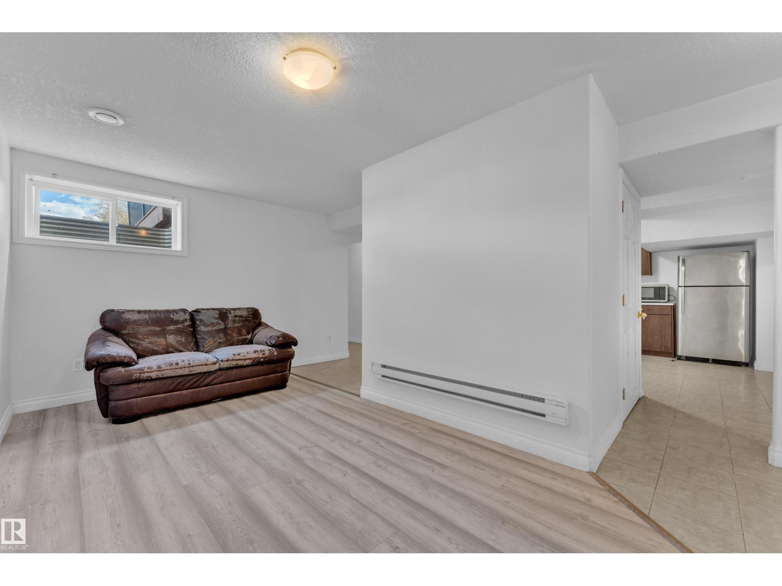 3520 19 AV NW - 25