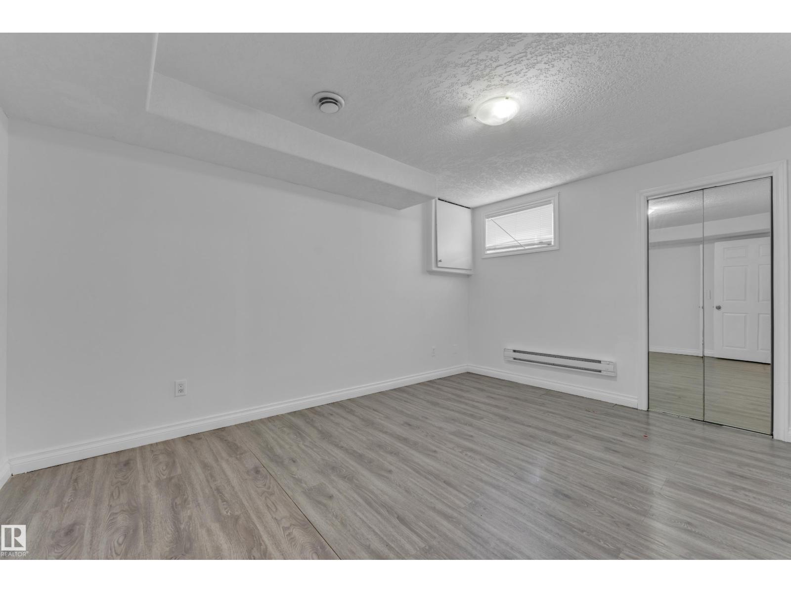 3520 19 AV NW - 28
