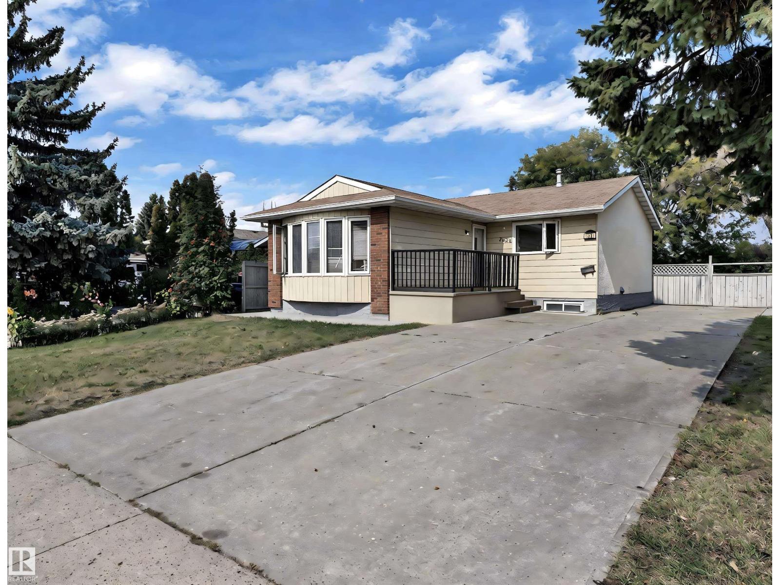 3520 19 AV NW - 4