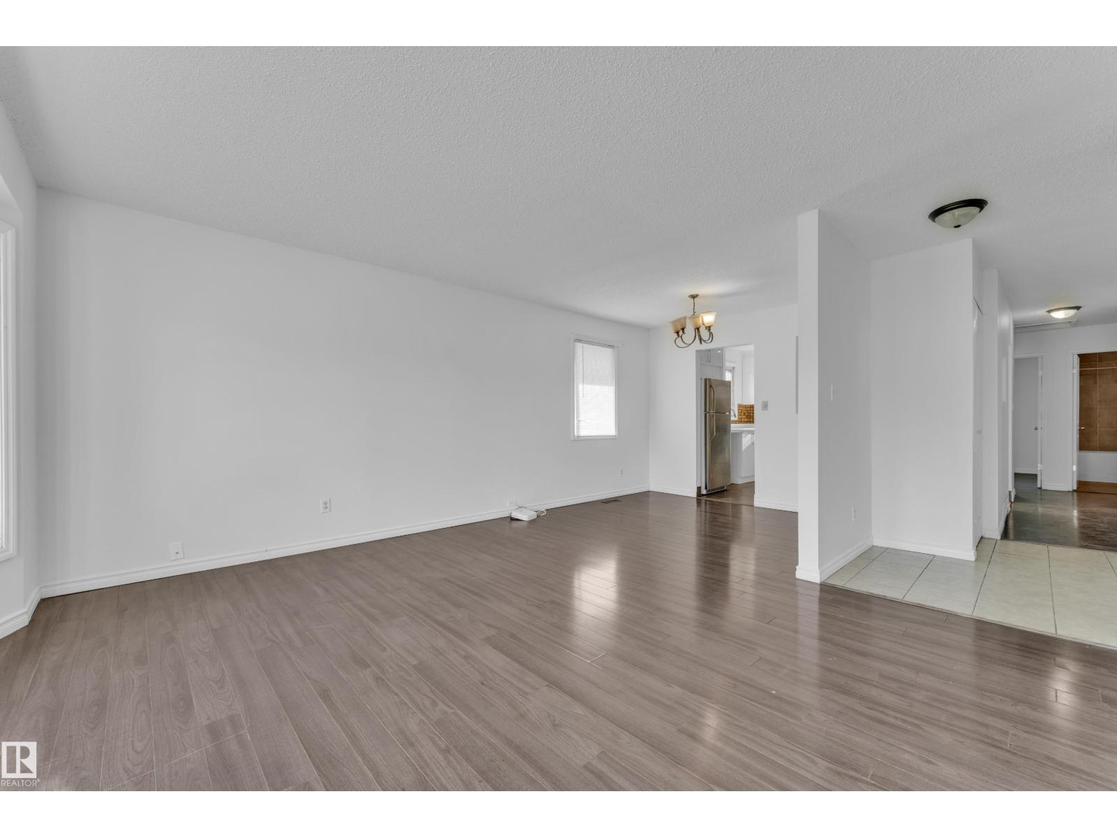 3520 19 AV NW - 6