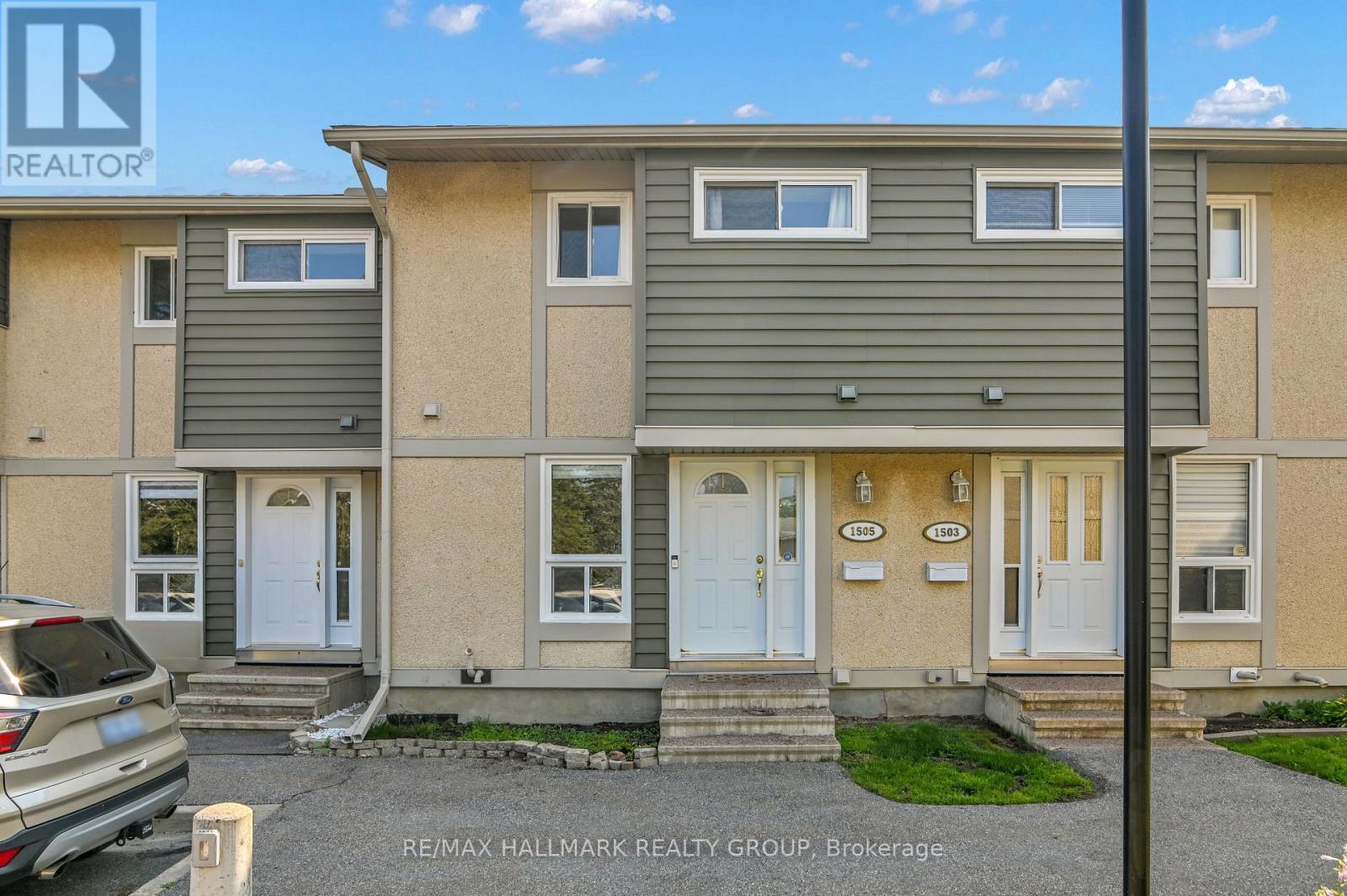 #3 1505 BALLARD COURT - 1