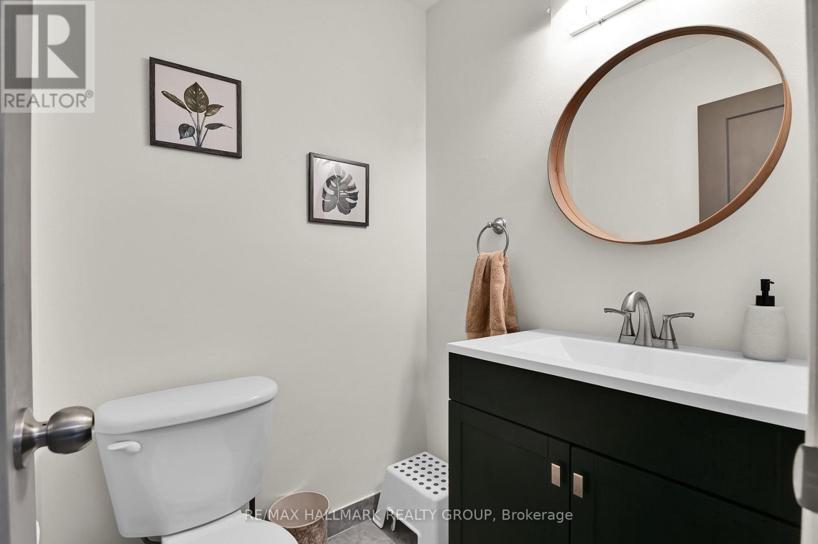 #3 1505 BALLARD COURT - 10