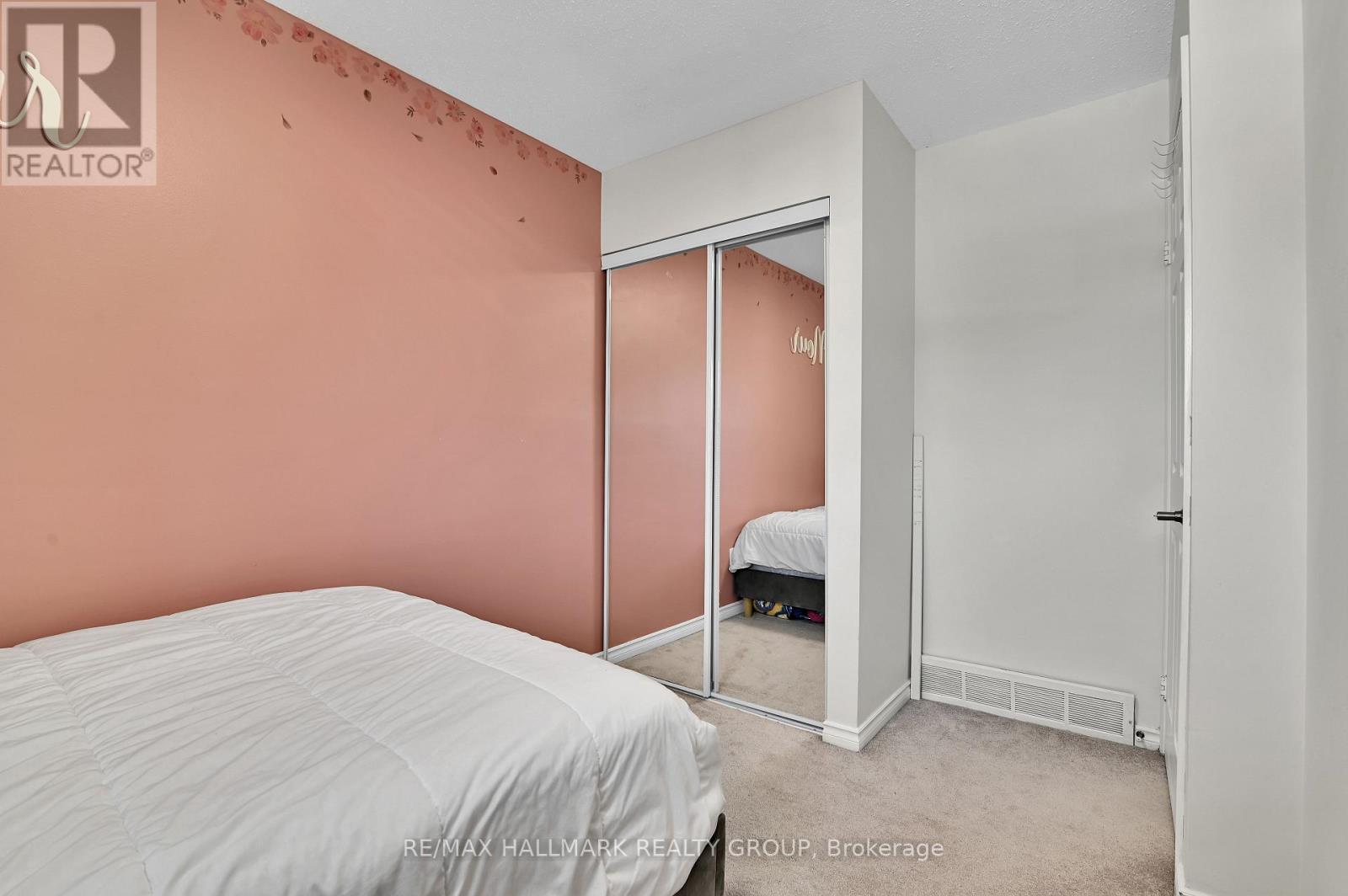 #3 1505 BALLARD COURT - 15