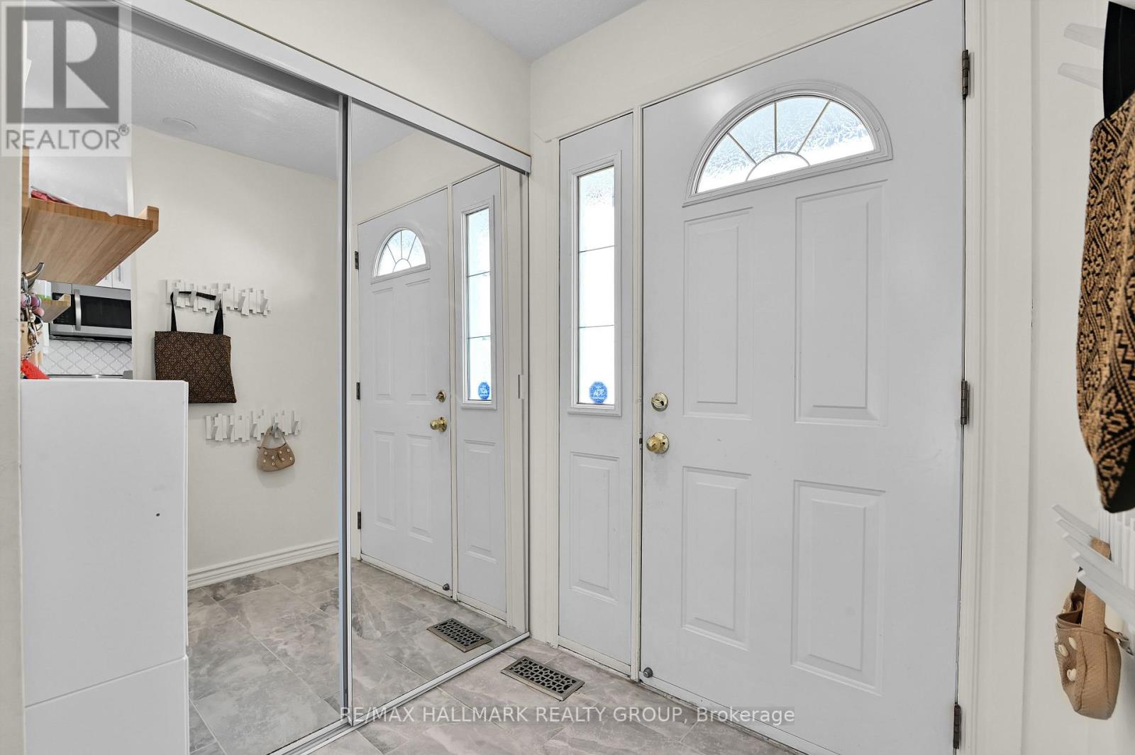#3 1505 BALLARD COURT - 2