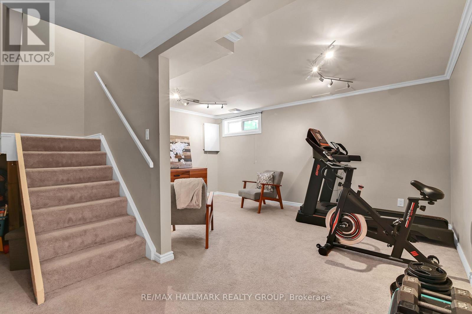 #3 1505 BALLARD COURT - 20
