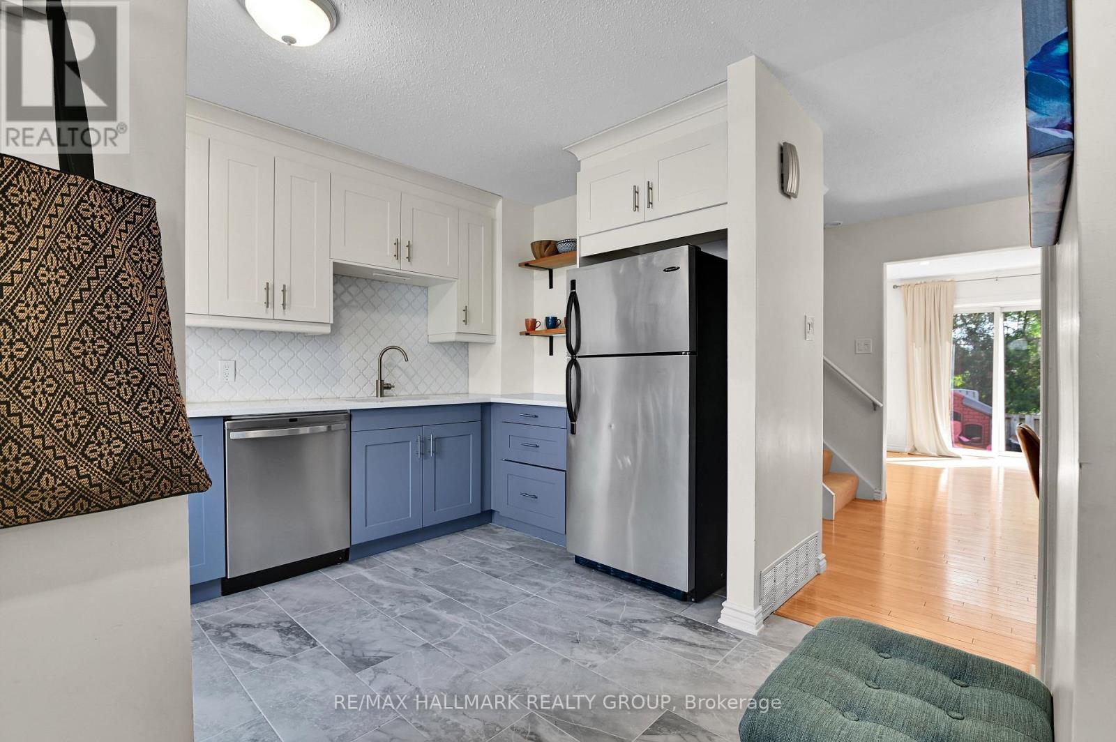 #3 1505 BALLARD COURT - 5