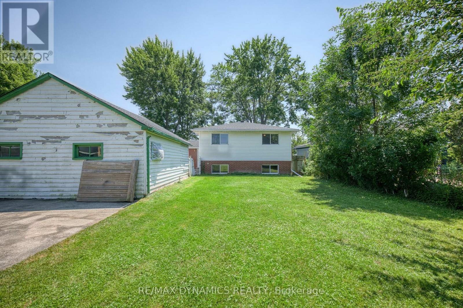 7701 BADGER ROAD - 6