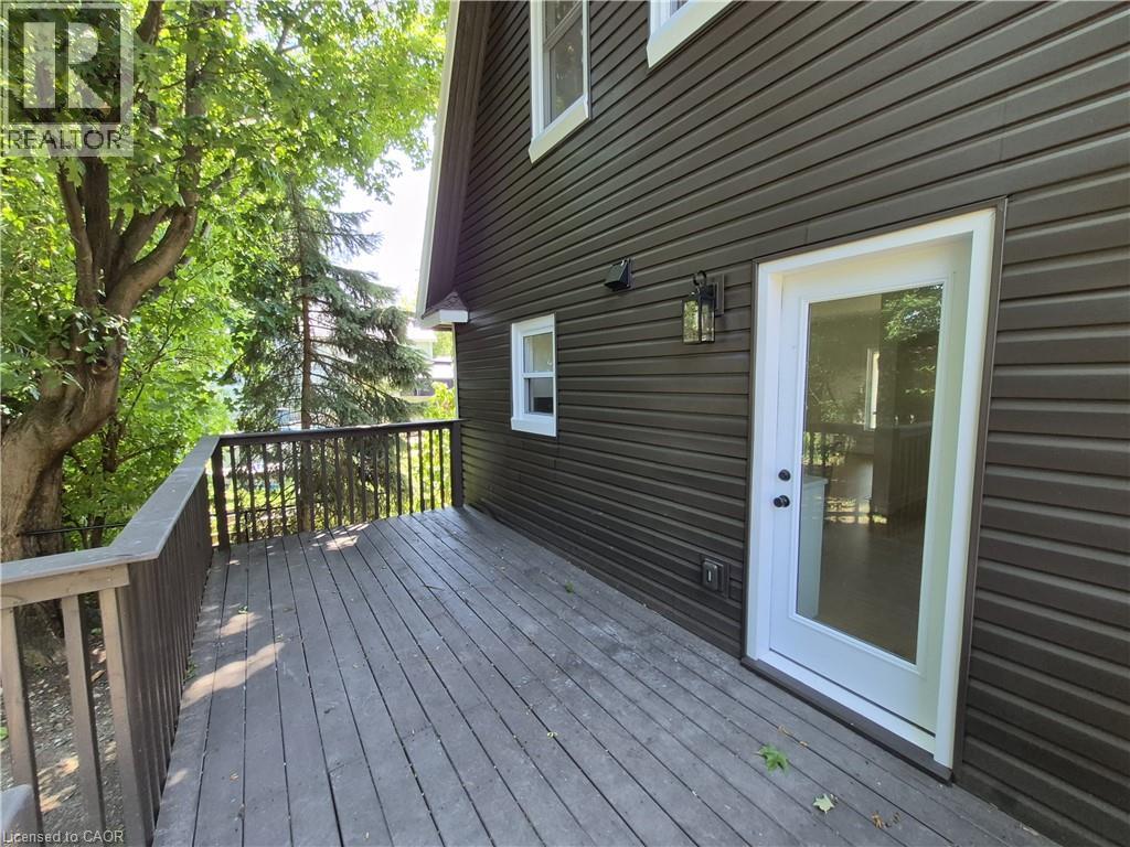 217 QUEEN Street N - 31