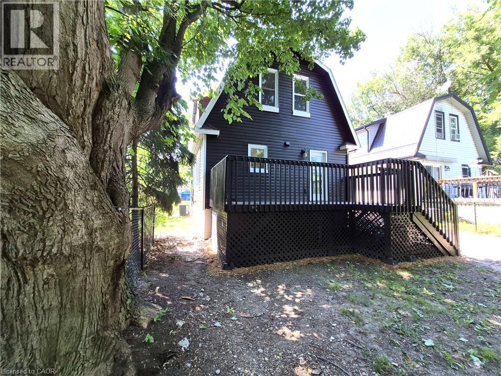 217 QUEEN Street N - 35