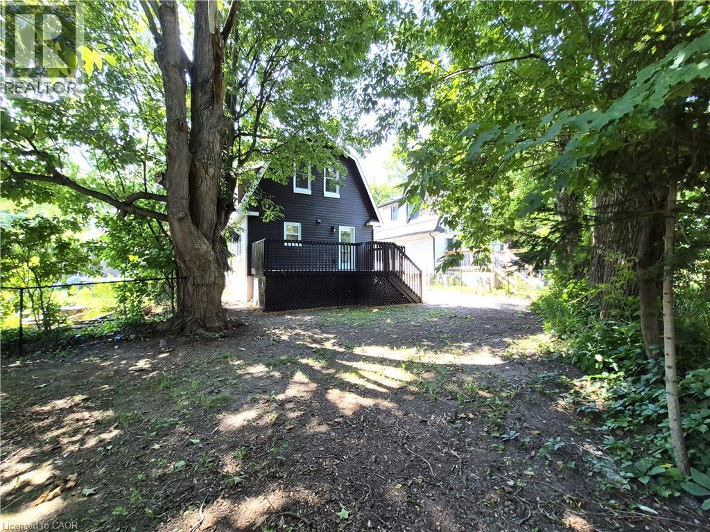 217 QUEEN Street N - 36