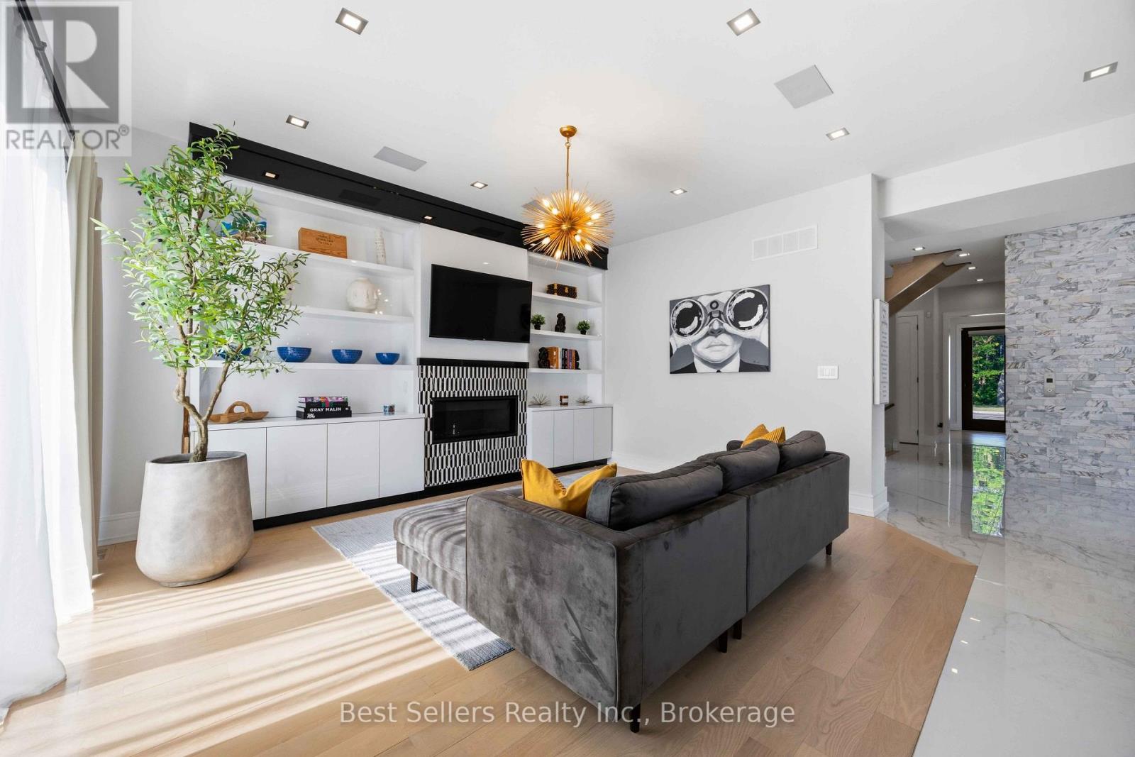 52 Grantbrook Street North, Toronto, ON photo 14