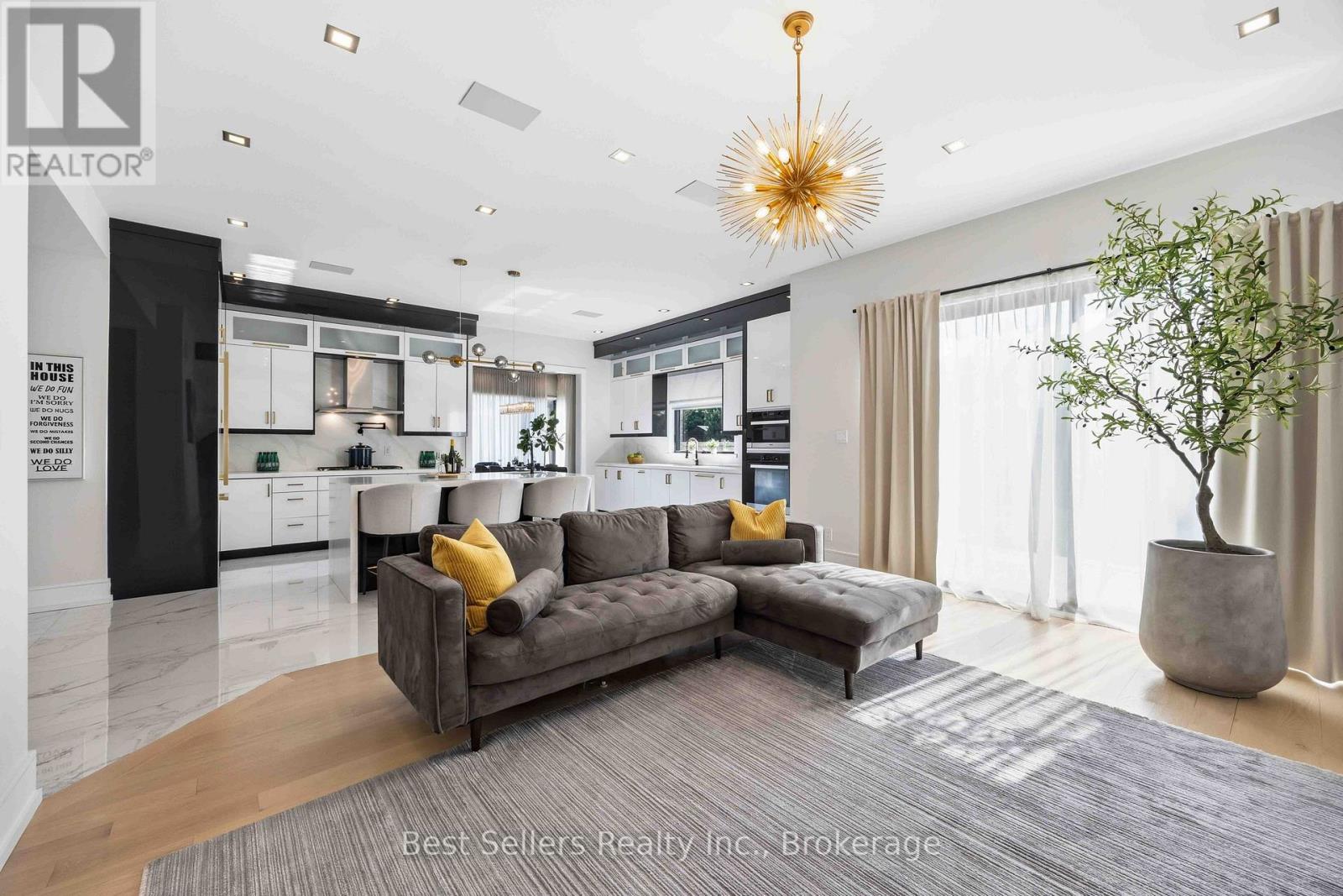 52 Grantbrook Street North, Toronto, ON photo 16