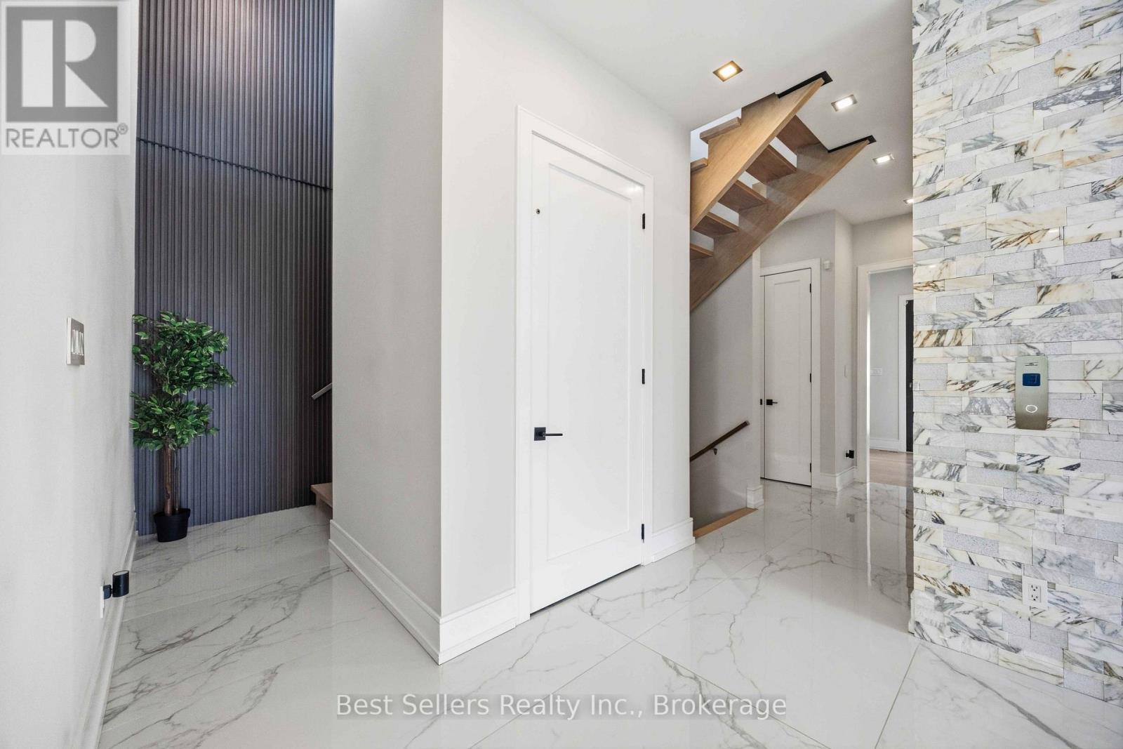52 Grantbrook Street North, Toronto, ON photo 17