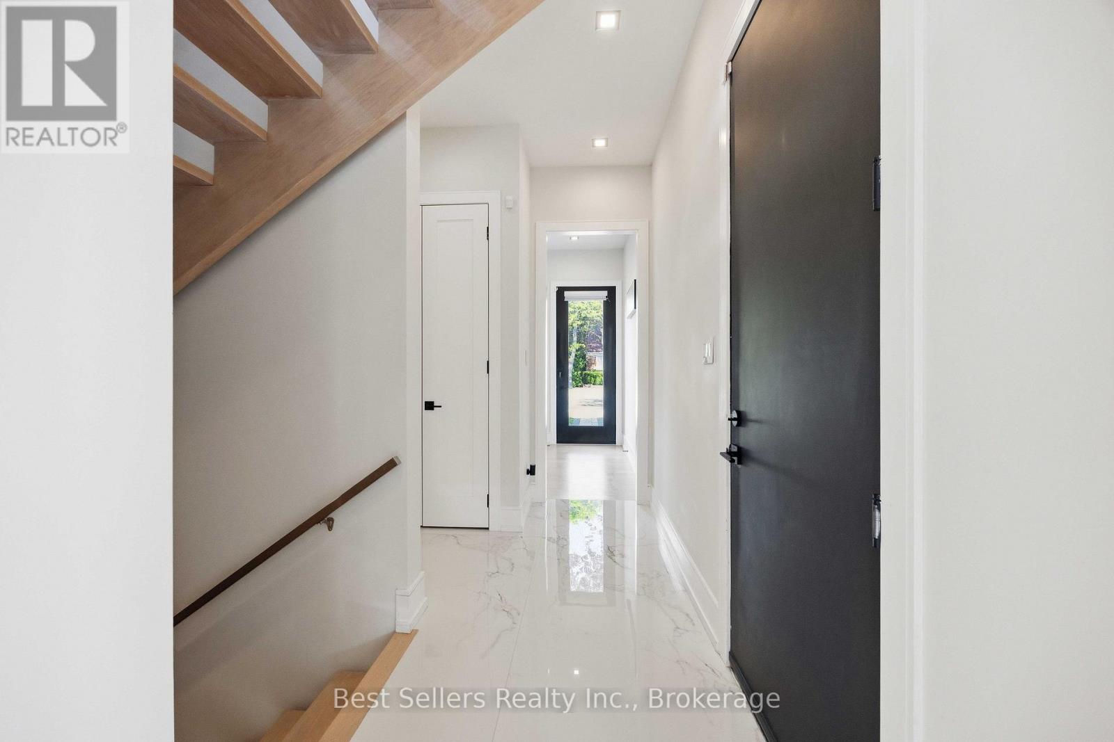 52 Grantbrook Street North, Toronto, ON photo 18