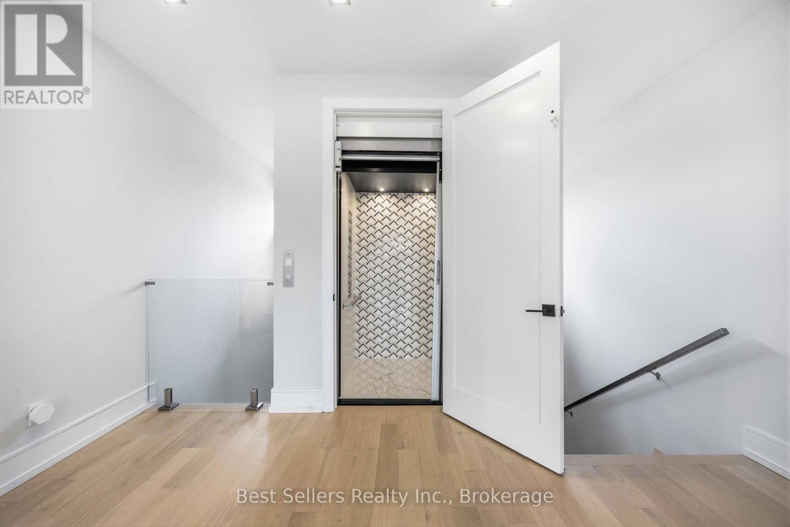 52 Grantbrook Street North, Toronto, ON photo 21