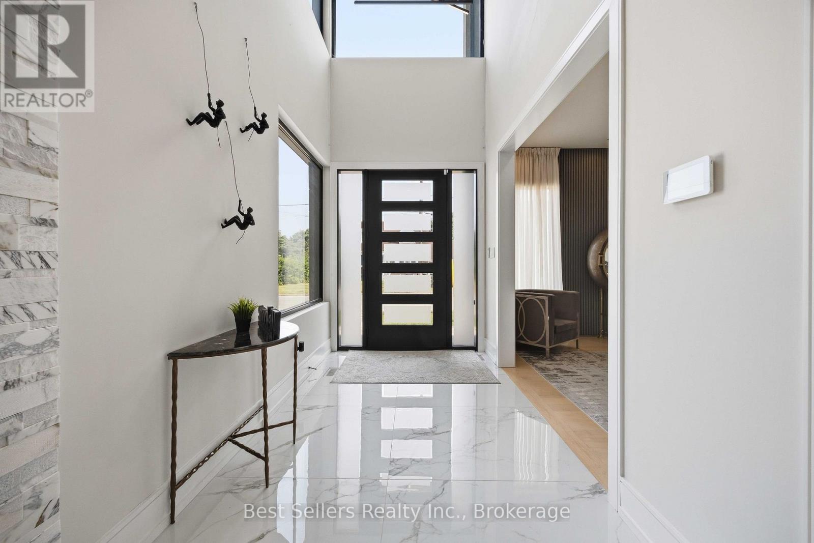 52 Grantbrook Street North, Toronto, ON photo 3