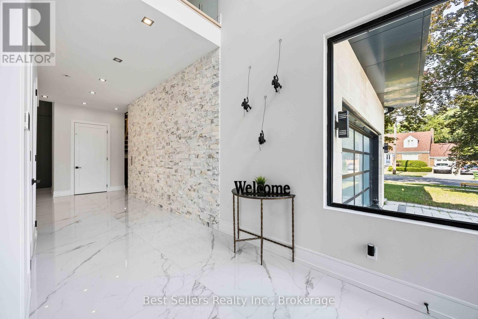 52 Grantbrook Street North, Toronto, ON photo 4