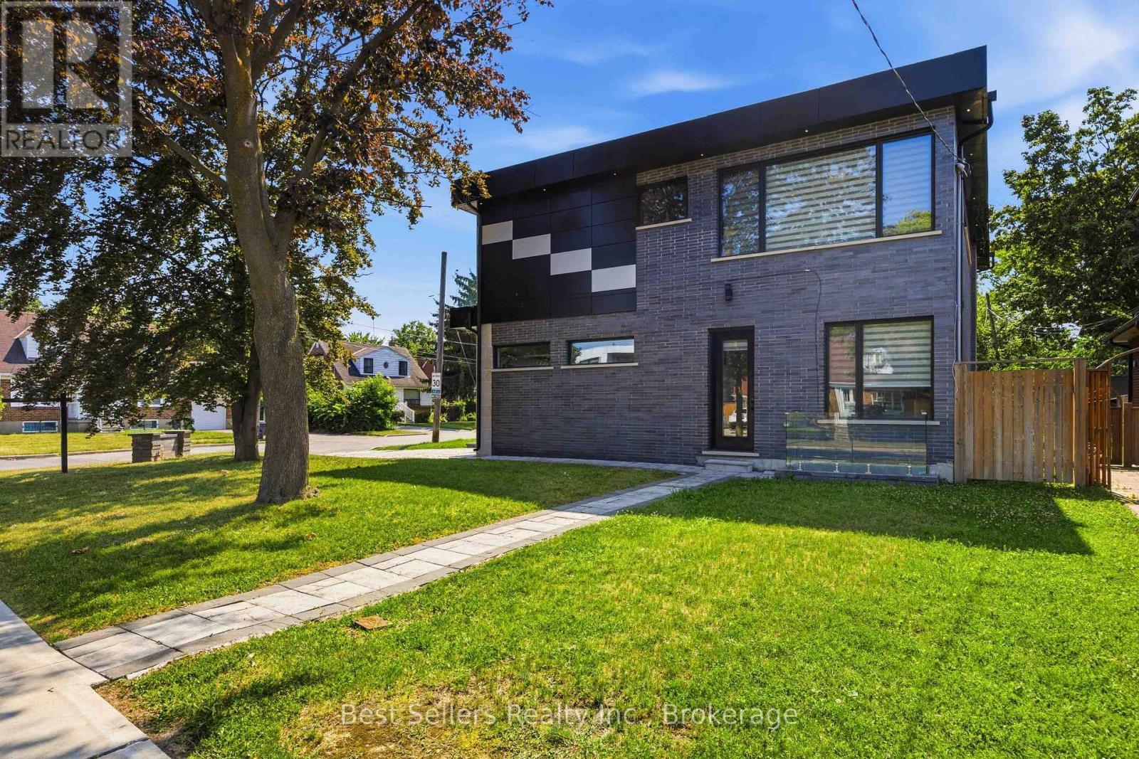 52 Grantbrook Street North, Toronto, ON photo 47