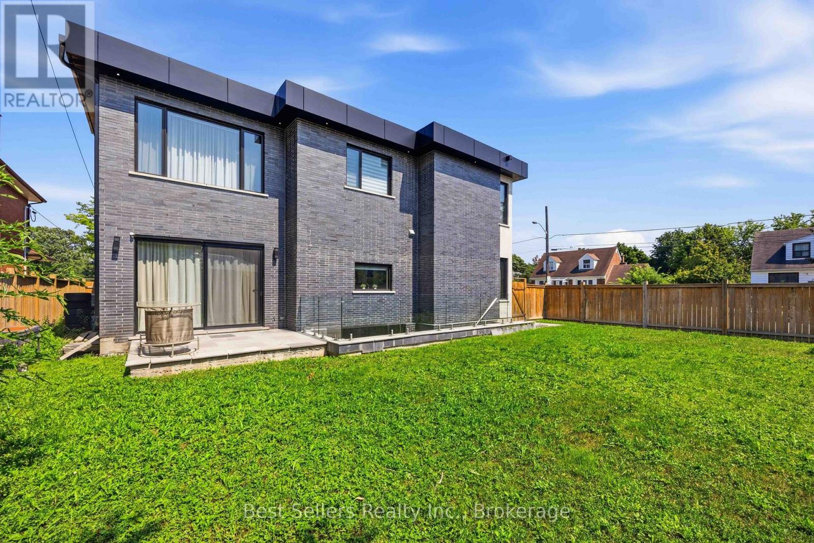 52 Grantbrook Street North, Toronto, ON photo 50