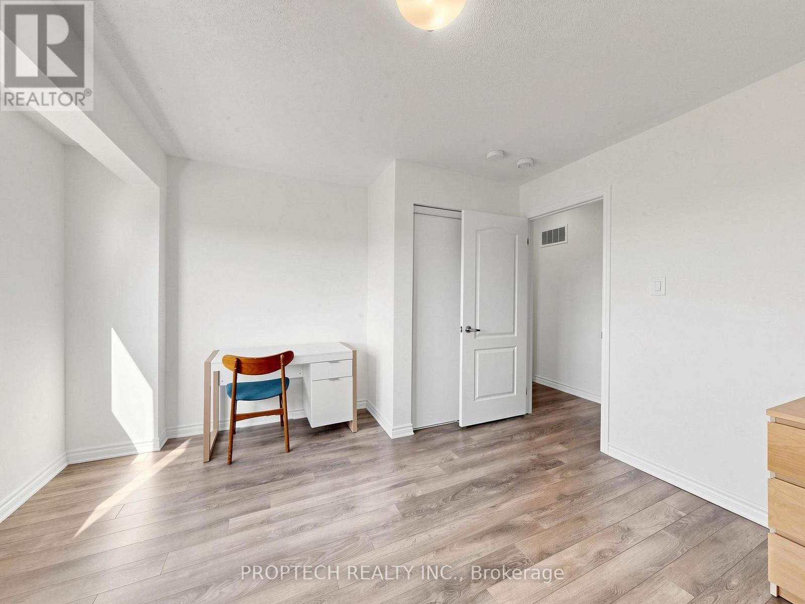 392 ARTHUR BONNER AVENUE - 26
