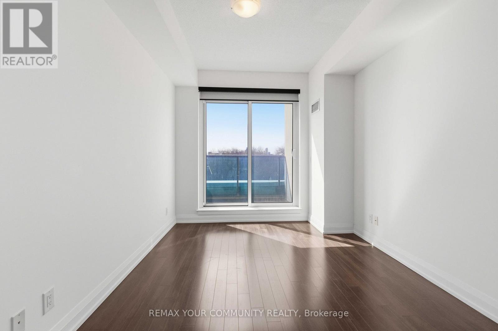 #418 7167 YONGE STREET - 15