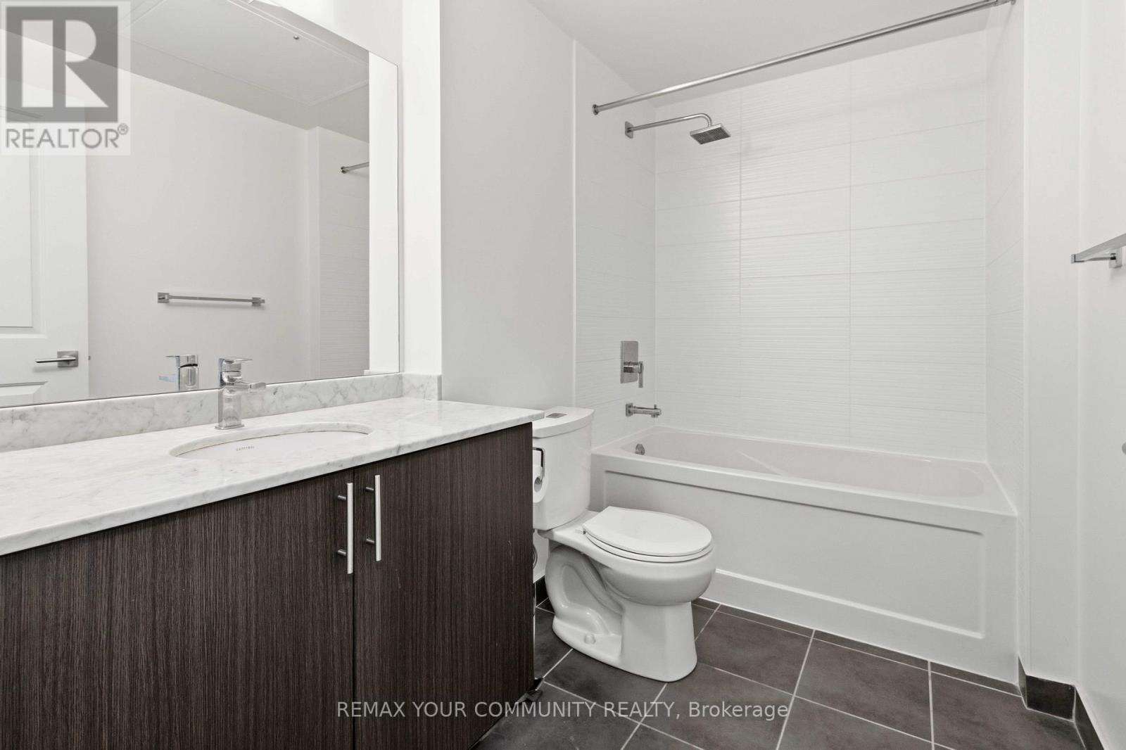 #418 7167 YONGE STREET - 18