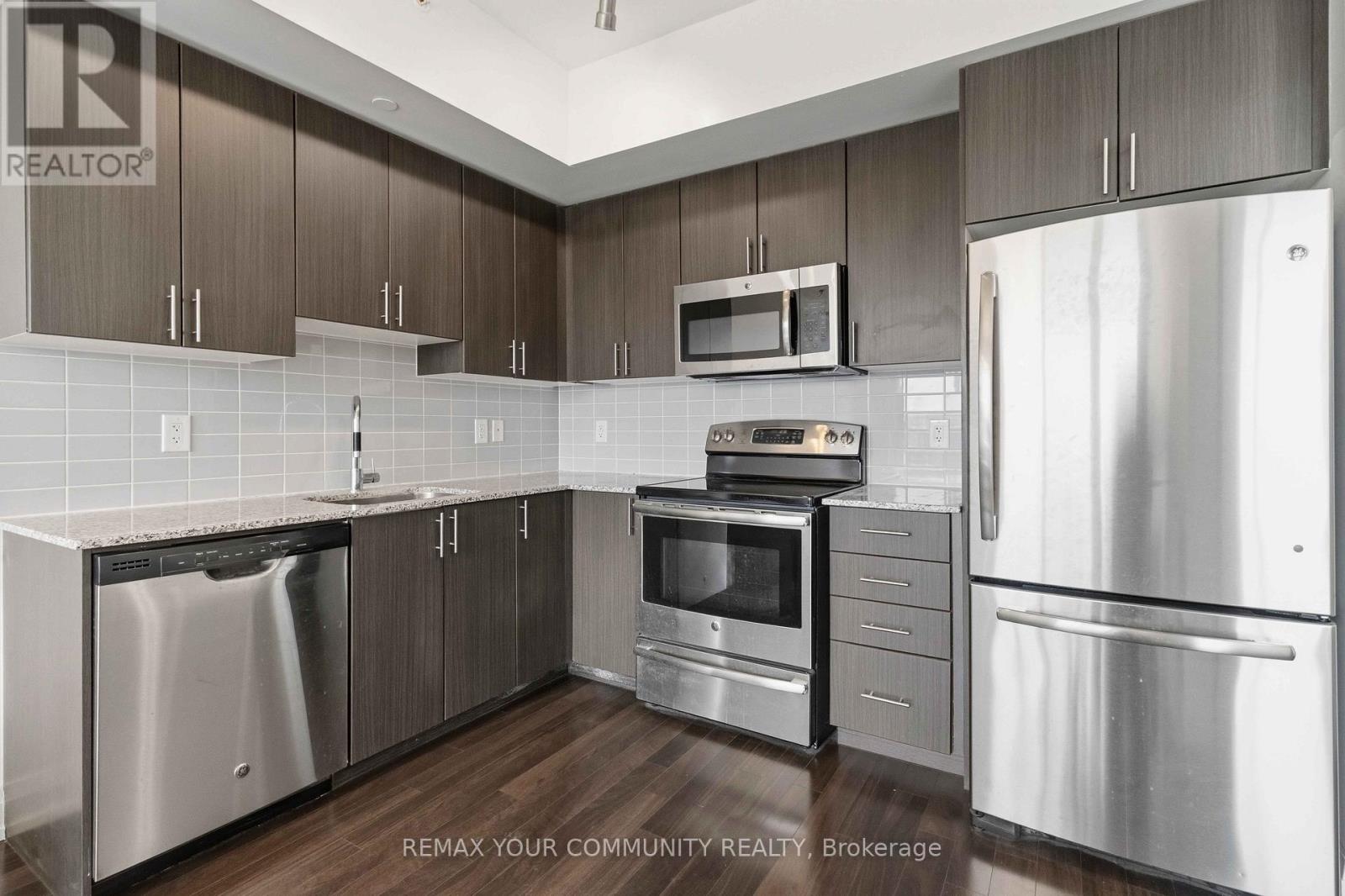 #418 7167 YONGE STREET - 8