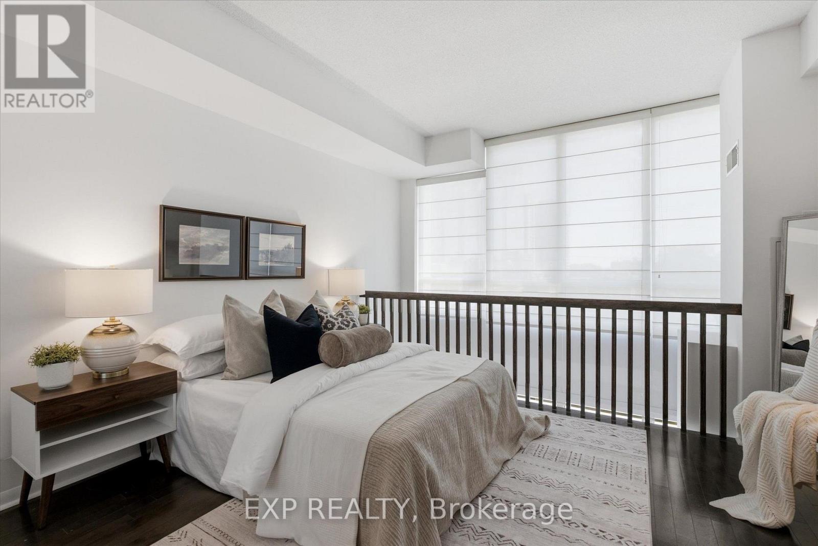 #221 3391 BLOOR STREET W - 20
