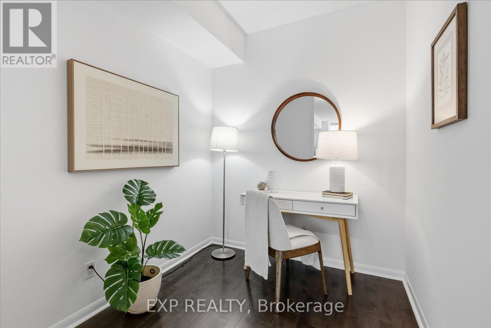 #221 3391 BLOOR STREET W - 27