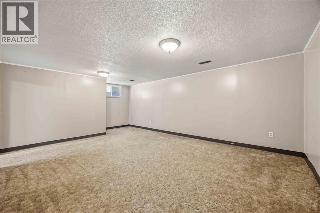 637 ROGER STREET - 28