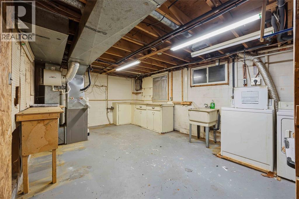 637 ROGER STREET - 30
